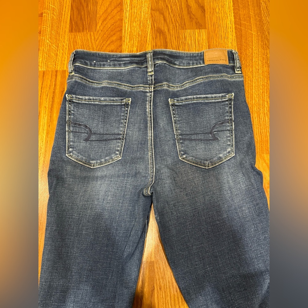 Women’s American Eagle Outfitters Super High-Rise Jegging - Picture 2 of 4